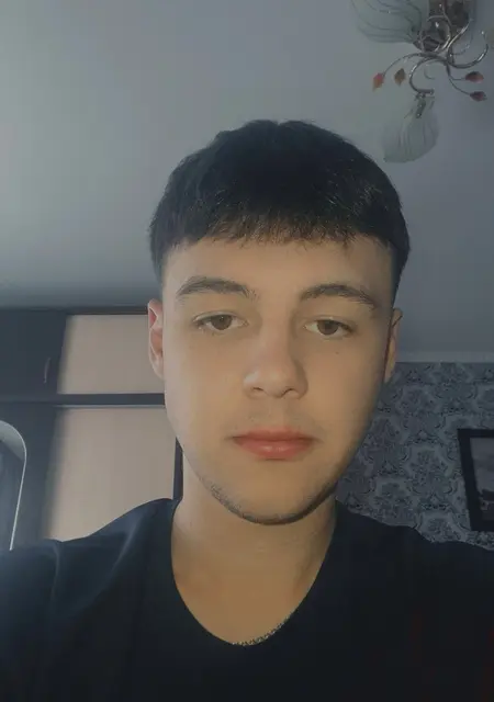 Ярик из Житомира, мне 20, познакомлюсь на одну ночь