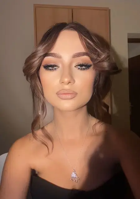 Я Кріс, 19, из Львова, ищу знакомство для приятного времяпровождения