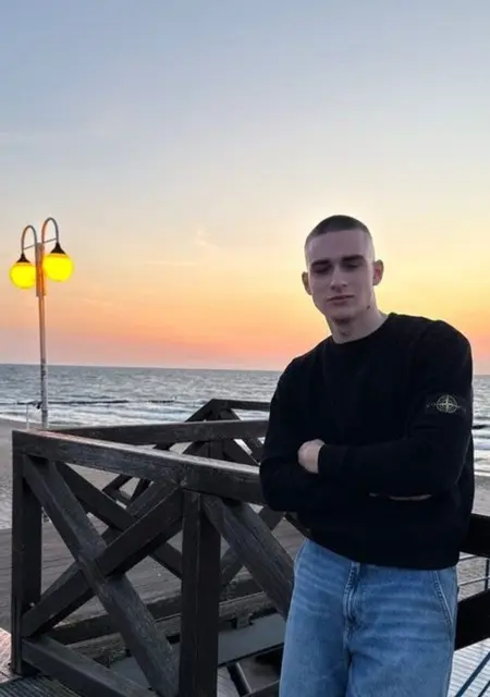 Ренат з Дніпра, шукаю на сайті вірт