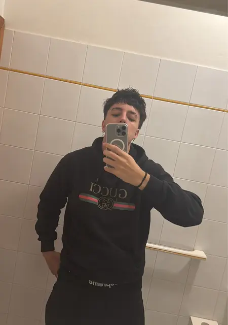 Я Emanuel, 20, знакомлюсь для вирта в Реканати