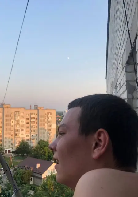 Олег из Чернигова, мне 19, познакомлюсь на одну ночь