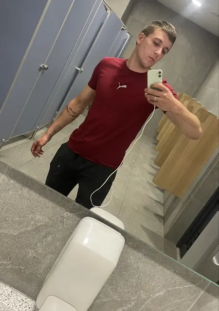 Я Ros, 22, из Франкфурта-на-майне, ищу знакомства на одну ночь