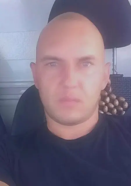 Я Виктор, 40, из Минска, ищу знакомство для постоянных отношений