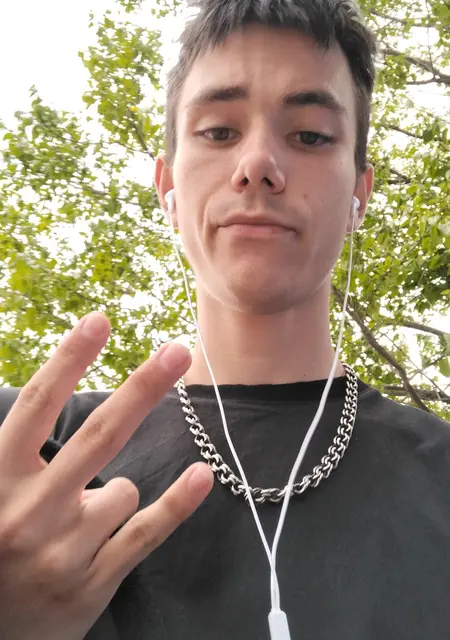 Я Gleb Shishkin, 18, знакомлюсь без обязательств в Париже