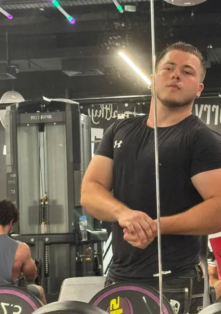 Я Saba, 28, из Кирьят-Оно, ищу знакомство для приятного времяпровождения