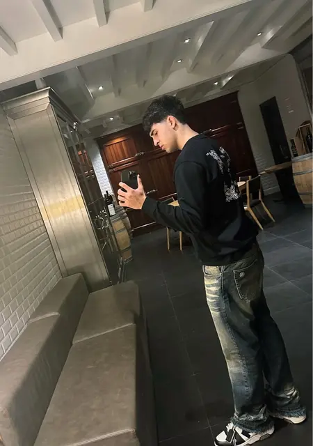 Cristian из Милана, мне 18, познакомлюсь для общения