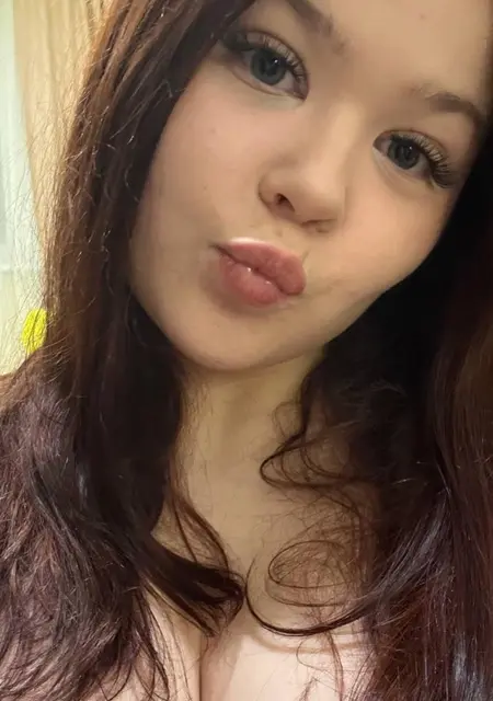 Я Кристина, 19, из Юнион-сити, ищу знакомство для вирта