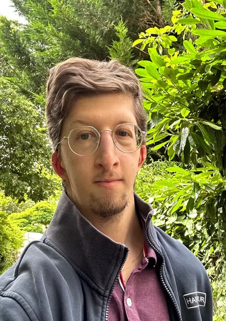 Pierre из Сержи, ищу на сайте постоянные отношения