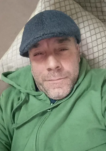 Soy Losax, 48 años de Madrid, busco conocer gente para lío de una noche