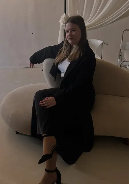 Элина из Минска, ищу на сайте общение