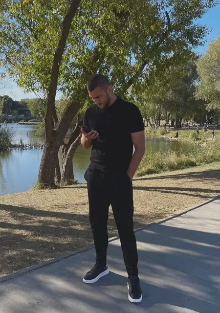 Я Кирилл, 24 років з Івано-Франківська, шукаю знайомство для приємного проведення часу