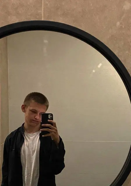 Nikita из Донецка, мне 19, познакомлюсь для вирта