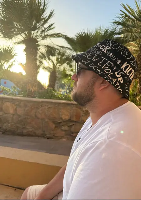 Я Дмитрий, 32 років з Донецька, шукаю знайомства без зобов'язань