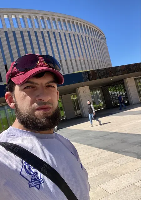 Я Магомедов, 27, из Амстердама, ищу знакомство для общения