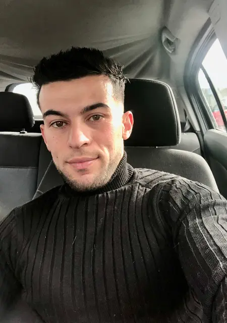 Toufik из Парижа, мне 30, познакомлюсь для вирта