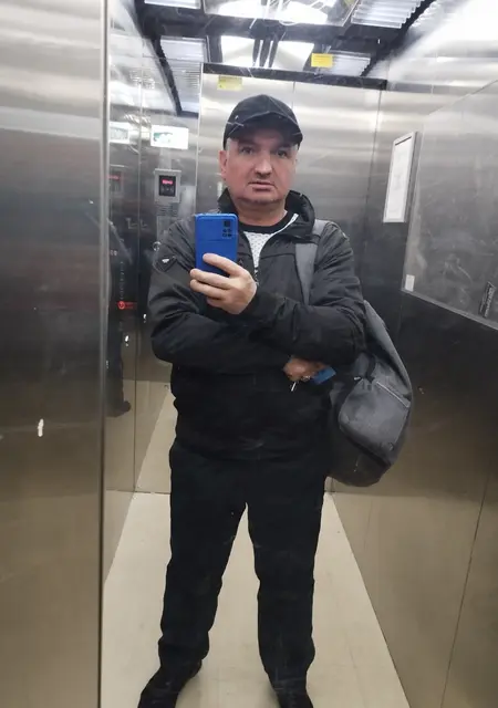 Константин из Астаны, мне 44, познакомлюсь без обязательств