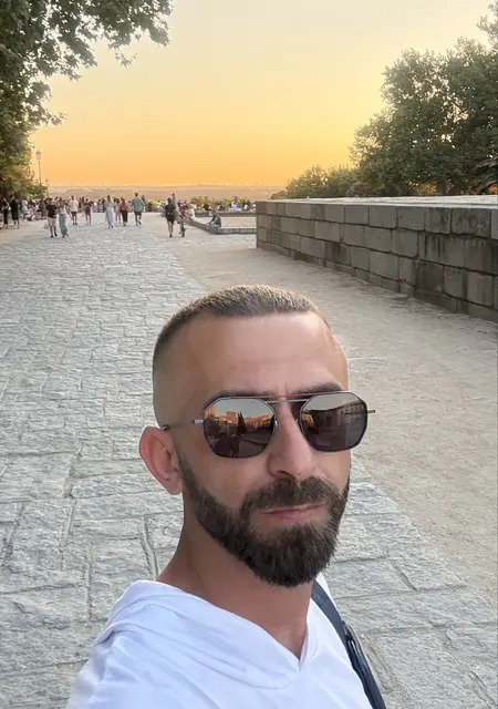 Aizz из Барселоны, ищу на сайте открытые отношения