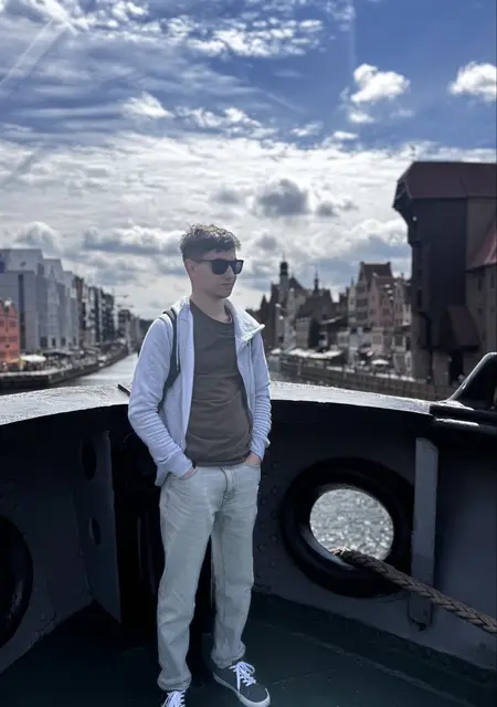 Я Oleg, 18, знакомлюсь для постоянных отношений в Варшаве