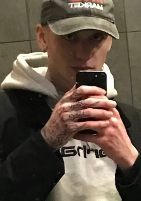 Илья из Берлина, ищу на сайте общение