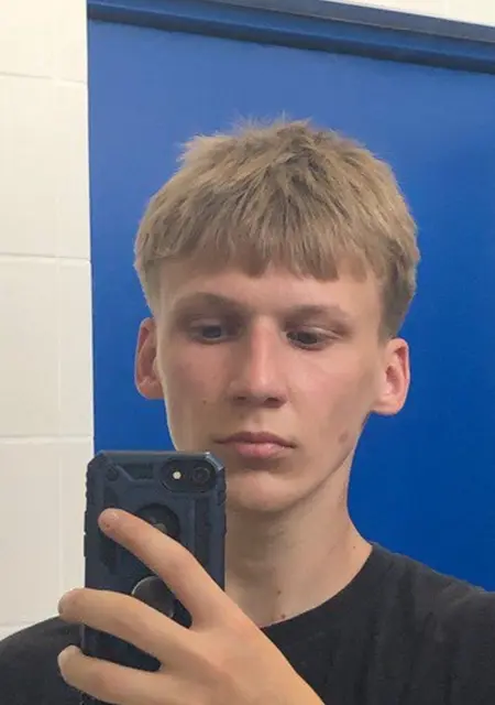 Я Ярослав, 20, из Львова, ищу знакомство для общения