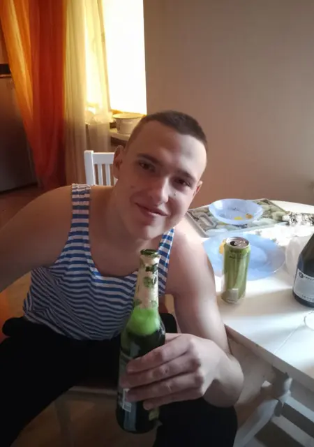 Anton из Донецка, ищу на сайте знакомства на одну ночь