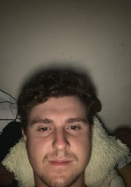 Я Денис, 25, знакомлюсь без обязательств в Ужгороде