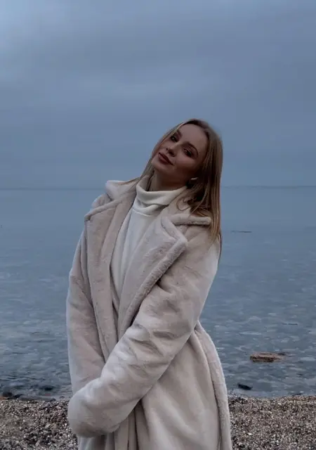 Я Anna, 20, из Одессы, ищу знакомство для приятного времяпровождения