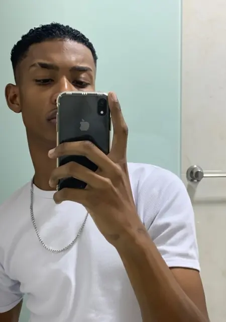 Я Daniekl, 22, из Бела-оризонти, ищу знакомство для постоянных отношений