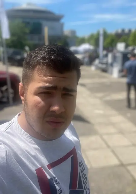 Я Alexandru Gabriel, 24, из Урзичени, ищу знакомства без обязательств