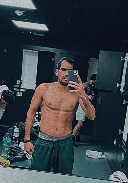 Я Akber, 30, из Мюнхена, ищу знакомства на одну ночь