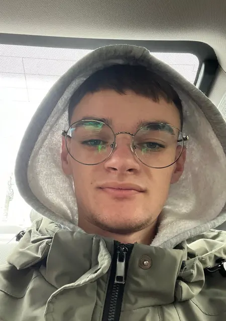 Я Adrian, 18, знакомлюсь без обязательств в Кишинёве