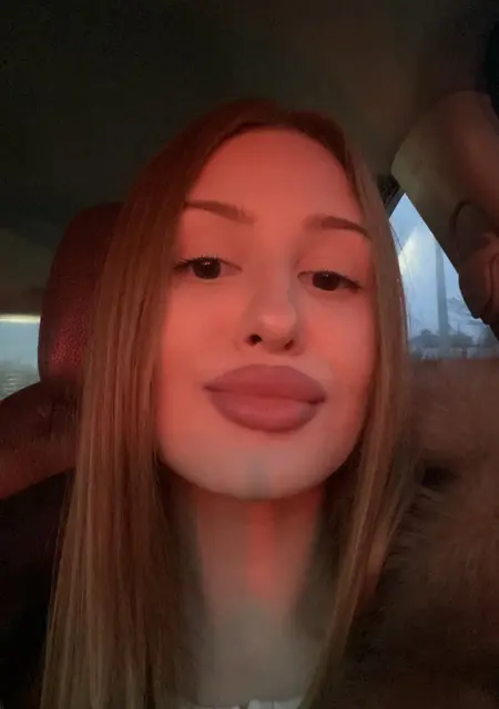 Adel з Києва, мені 21 років, познайомлюсь для вірт