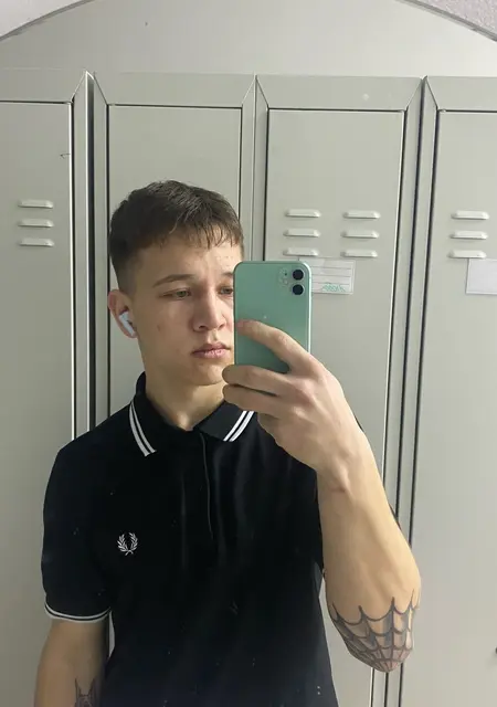 Darknesska from Walsall, 19 years old, ready to meet for one-night stand