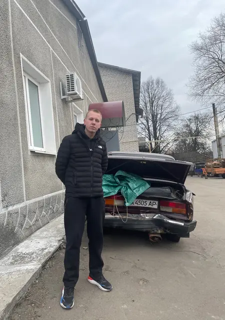 Я Евгений, 19, знакомлюсь без обязательств в Конотопе