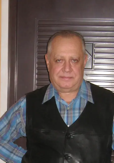Володимир из Кривого Рога, мне 60, познакомлюсь без обязательств