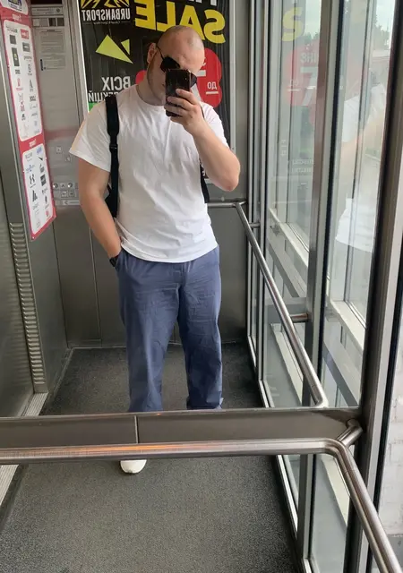 Я Роман, 21 років, знайомлюсь для приємного проведення часу у Ярмолинці