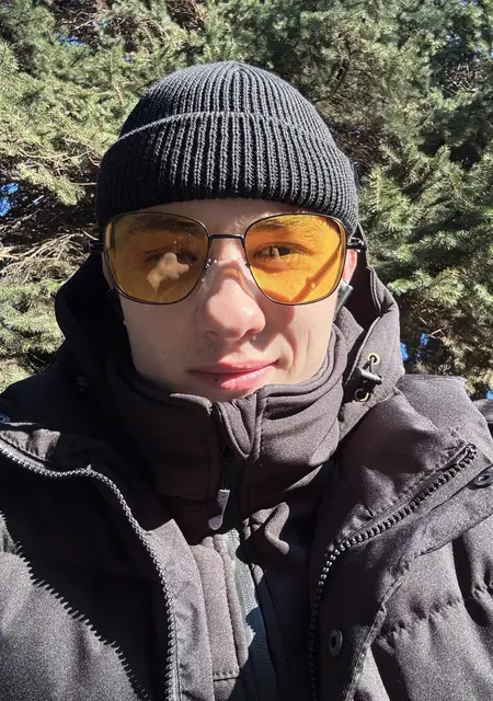 Кирилл из Харлема, ищу на сайте знакомства без обязательств