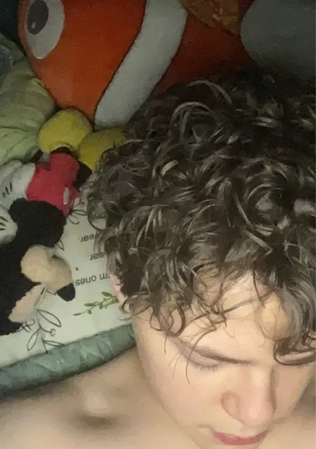 I'm Harry, 18 from Doncaster, seeking connections for chat