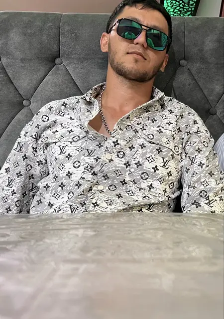 Арслон из Амстердама, мне 27, познакомлюсь для постоянных отношений