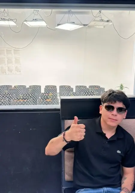 Gabriel Isaias из Монтеррея, мне 23, познакомлюсь без обязательств