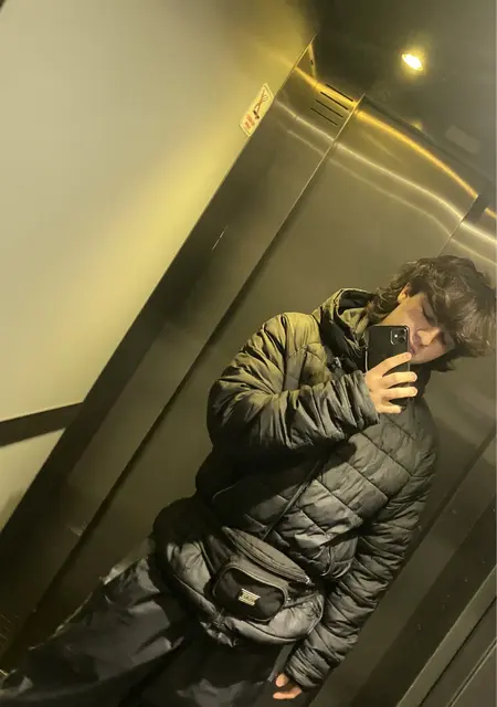 Anto de Leganés, tengo 18 años, listo para conocer para conversación virtual