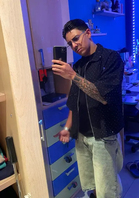 Flavio из Ачи-Кастелло, мне 25, познакомлюсь на одну ночь