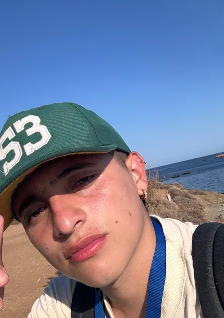 Cristian David из Бузэу, мне 21, познакомлюсь без обязательств