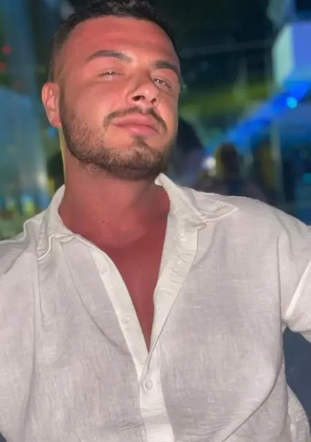 Я Burak, 34, знакомлюсь для приятного времяпровождения в Анкаре