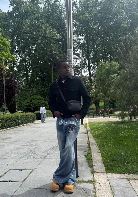 Soy Tounkara Sékou, 23 años, conociéndome para chatear en Madrid