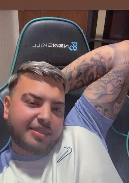 Soy Jose, 31 años de Almería, busco conocer gente para chatear