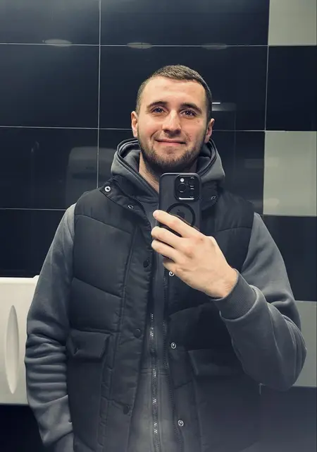 Я Vladislav, 27, из Киева, ищу знакомство для приятного времяпровождения