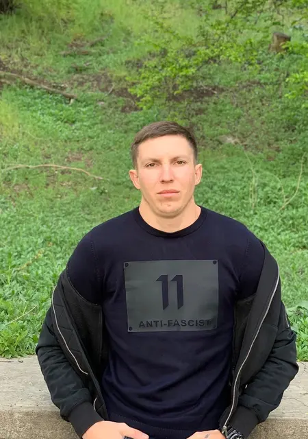 Денис из Горловки, мне 31, познакомлюсь для открытые отношения