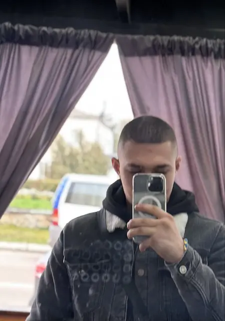 Я Артур, 24, из Глухівших, ищу знакомство для вирта