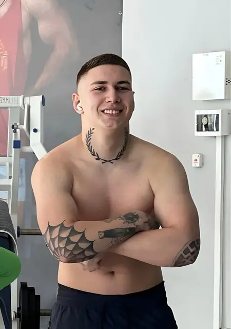 Я Стас, 19 років, знайомлюсь на одну ніч у Дніпрі